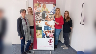 Die Fachkräfte des SkF Warburg in der Betreuungsarbeit (v.l.) Gerburg Wiemers, Kathrin Schmidt, Claudia Stuhldreier-Müller und Jessica Schnaase. (Foto: SkF)